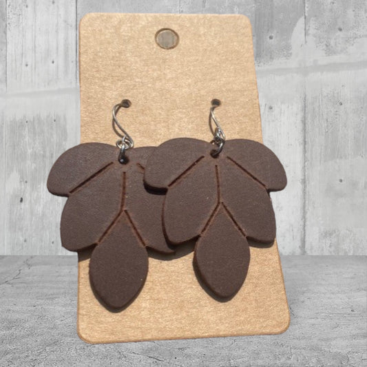 47 Embossed brown leaf