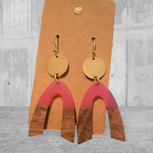106 Pink & Wooden Arch