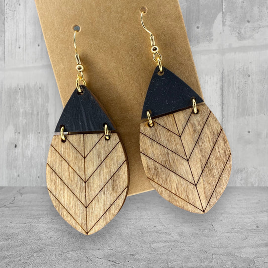 23 Black and Stained Diagonal Dangles